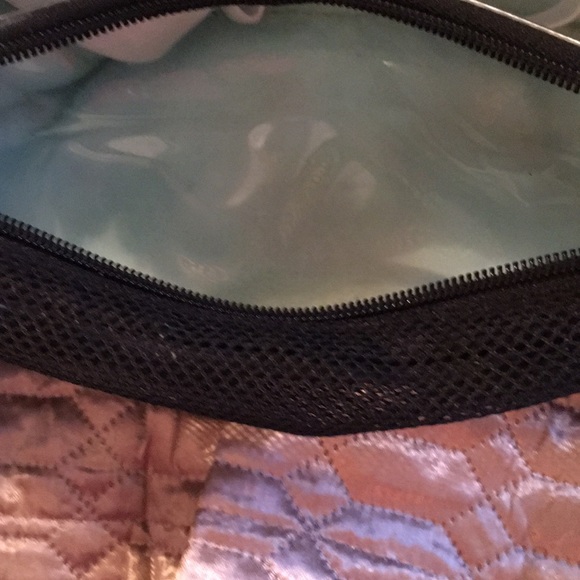 Like brand new travel cosmetics bag - Picture 8 of 10